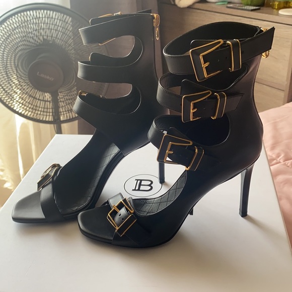 Balmain Paris. Black buckle heels. EU 37 - Picture 2 of 5